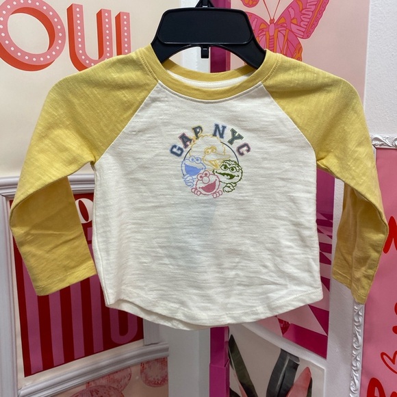 NWTO TWO Baby’s & Toddler Sesame Street Raglan Graphic T-Shirt - Picture 1 of 7